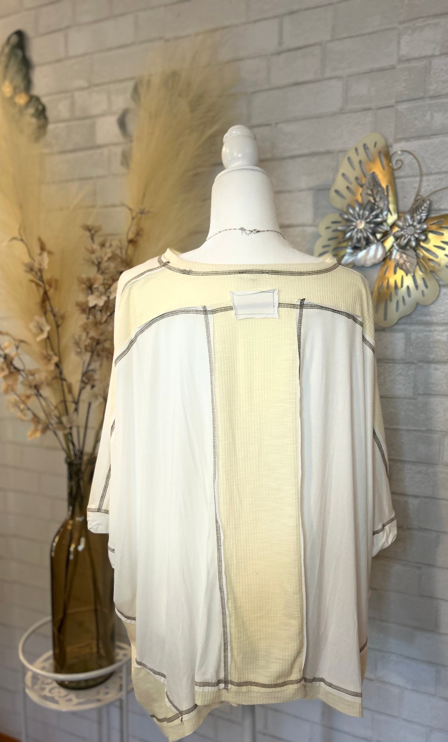 Pol-Oversized round neck contrast color knit top