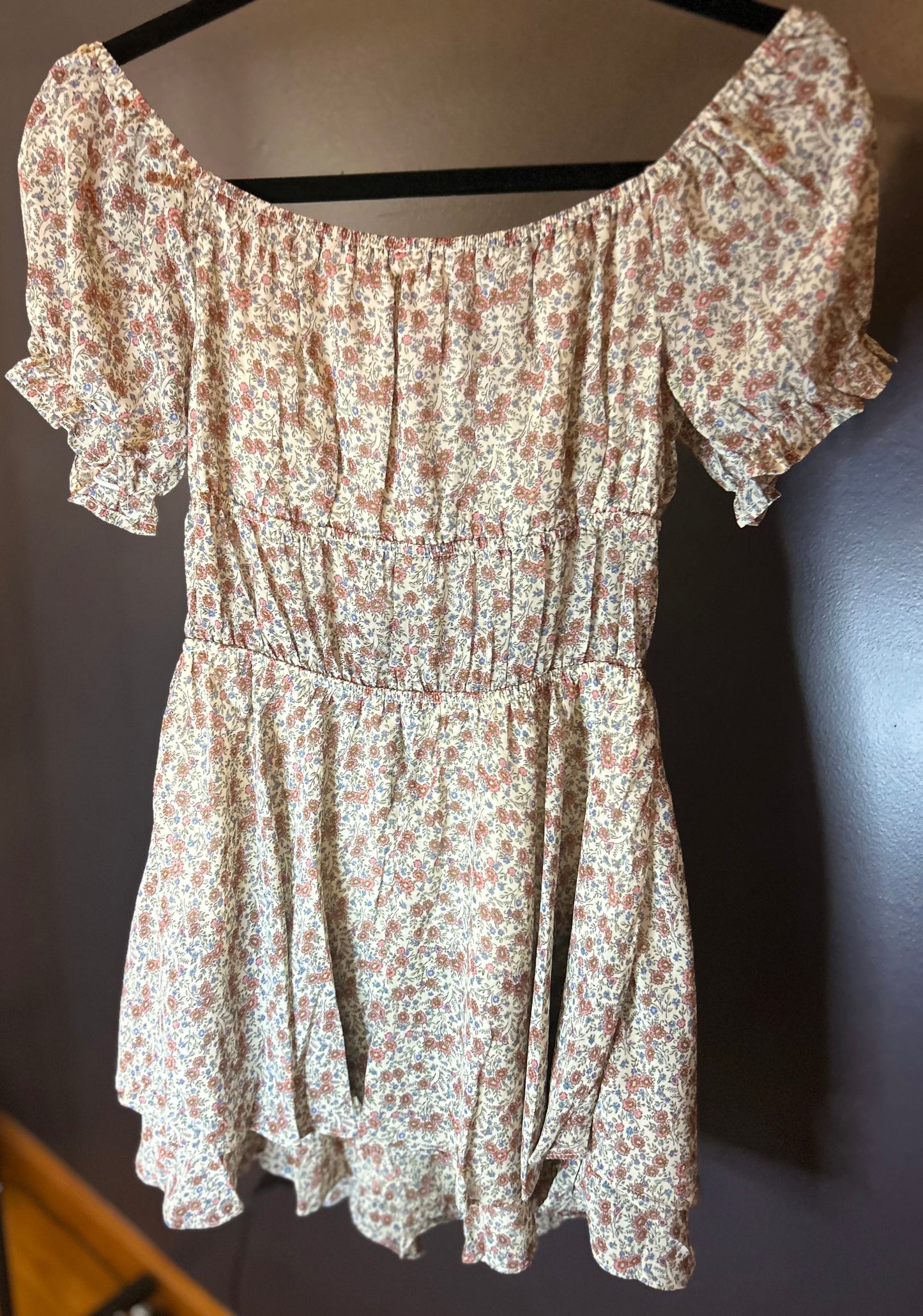 Lily Floral Tie Front Cutout Ruffle Hem
Romper