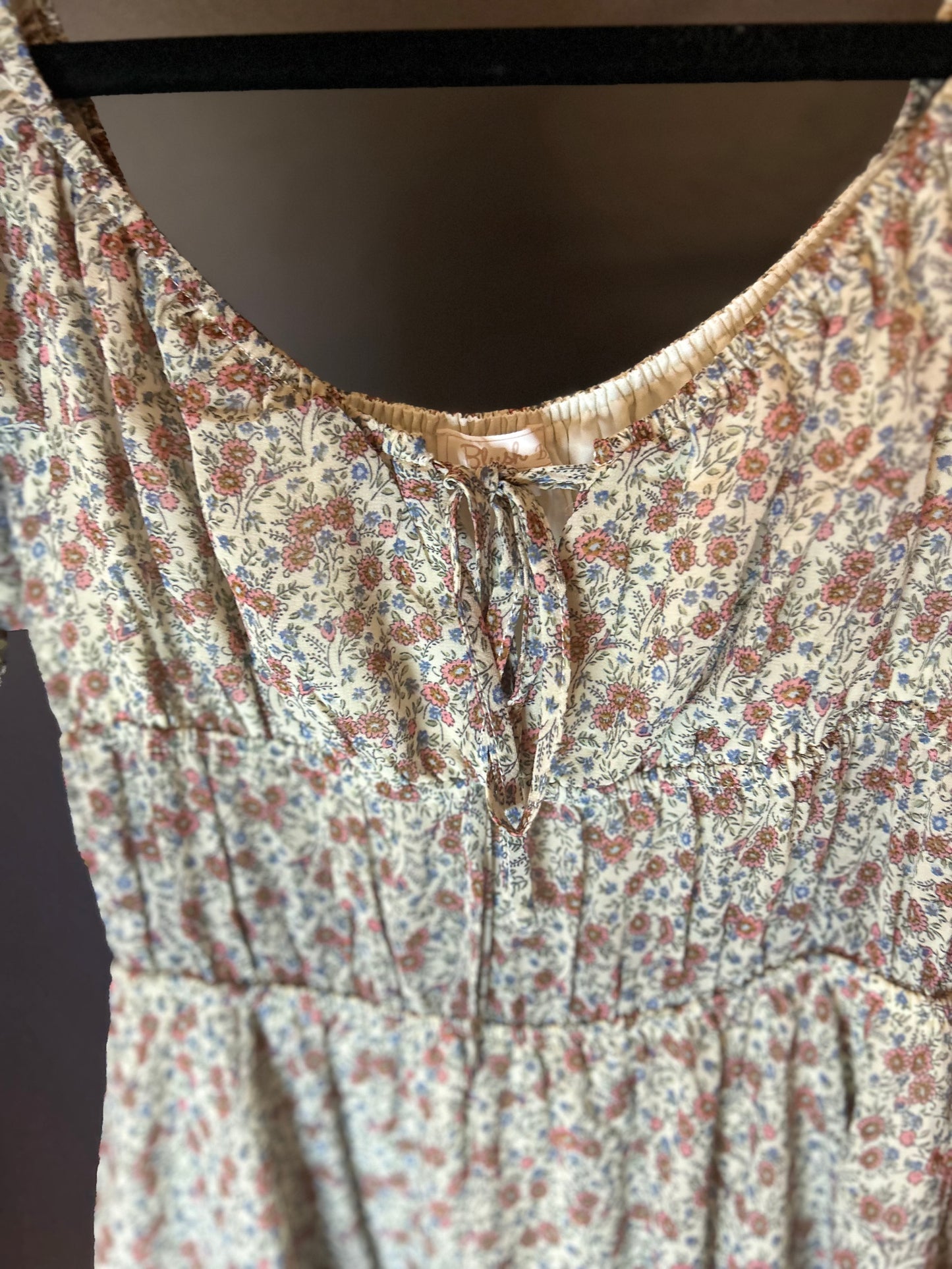 Lily Floral Tie Front Cutout Ruffle Hem
Romper
