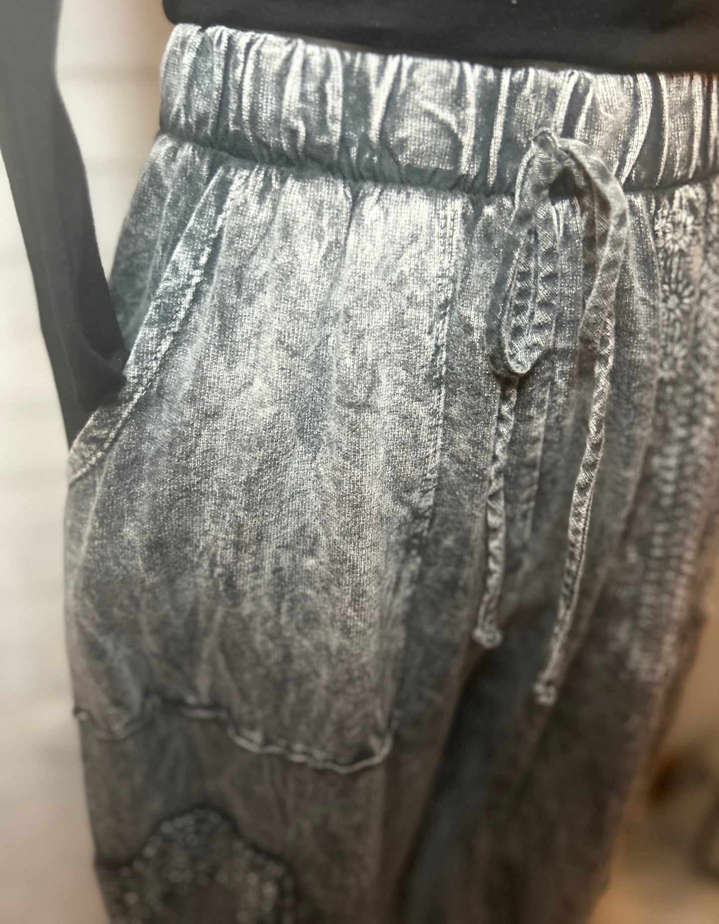 J.Her-MineralWash Eyelet detailed Boho Joggers