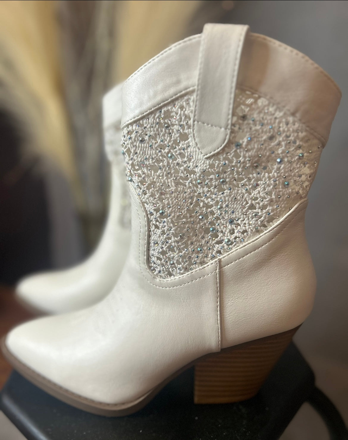 Country Vibes Chunky High Heel Western Boots