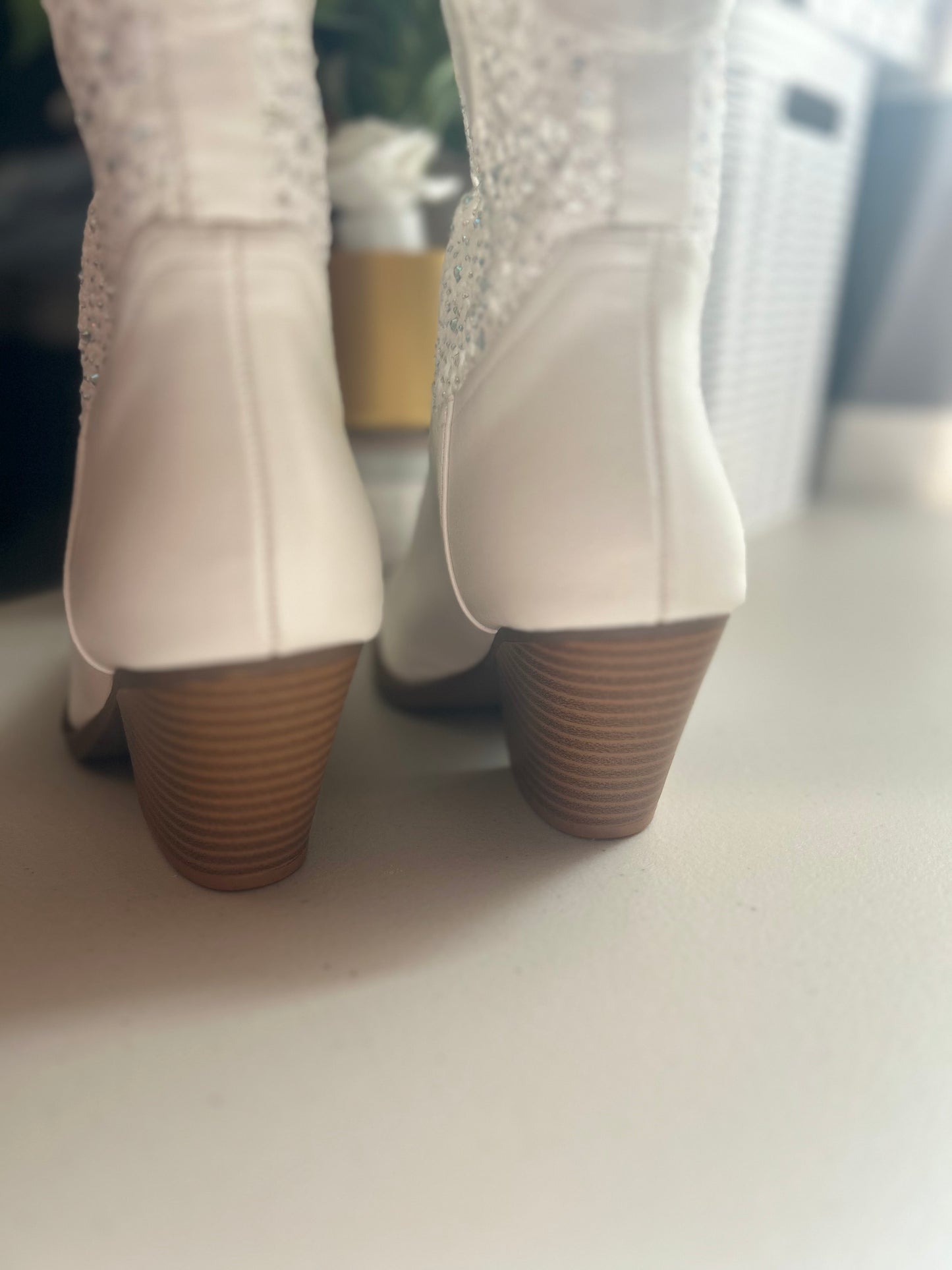 Country Vibes Chunky High Heel Western Boots