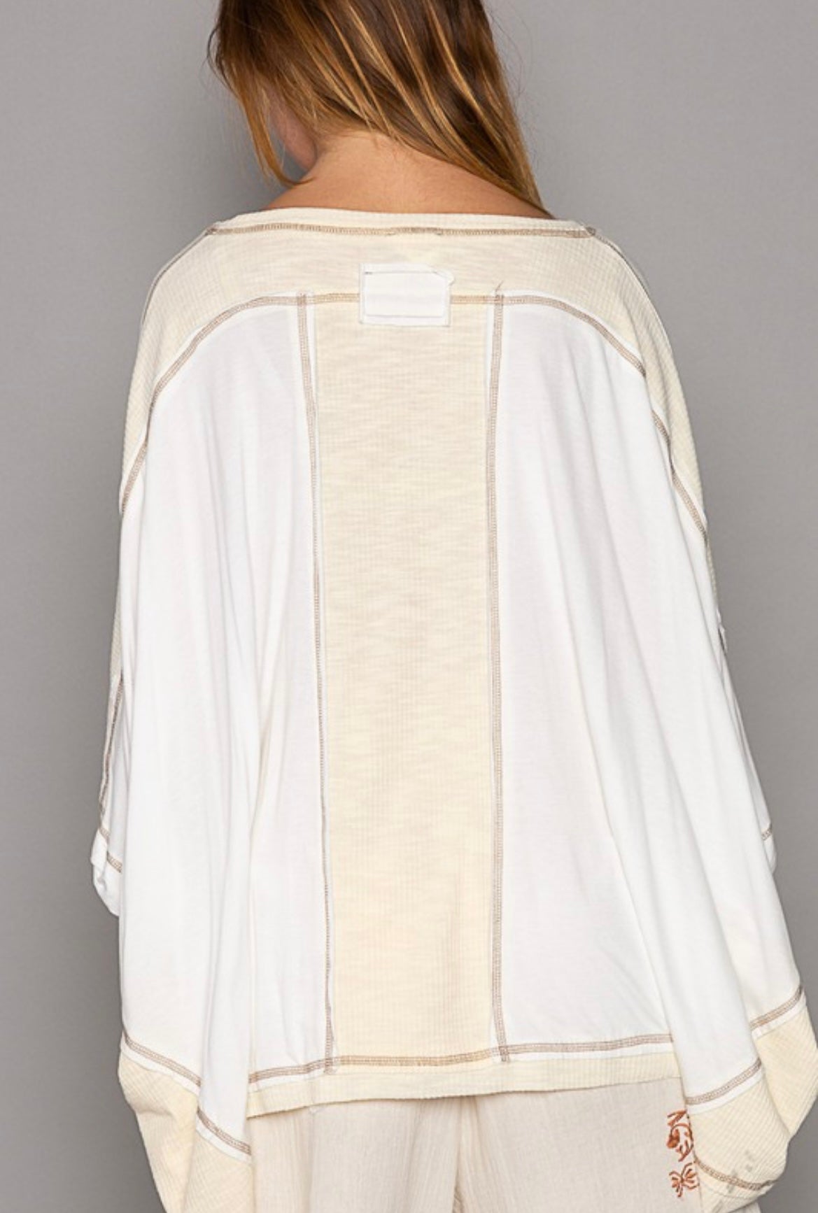 Pol-Oversized round neck contrast color knit top