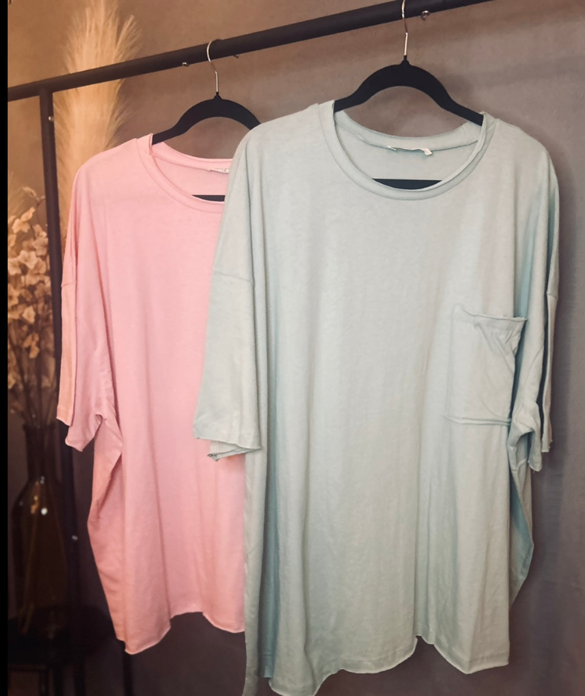 Plus Size- Zenana Oversized Raw Edge Boyfriend Tee
W/Front Pocket(More Colors)