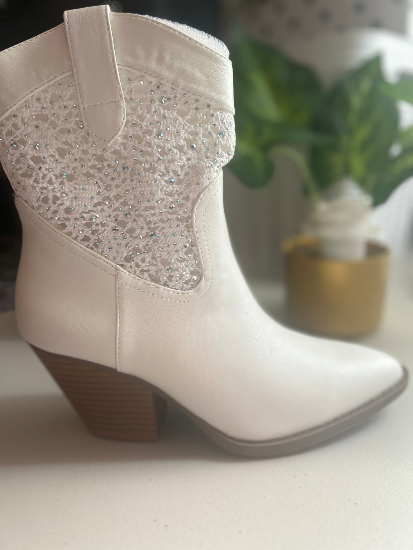 Country Vibes Chunky High Heel Western Boots