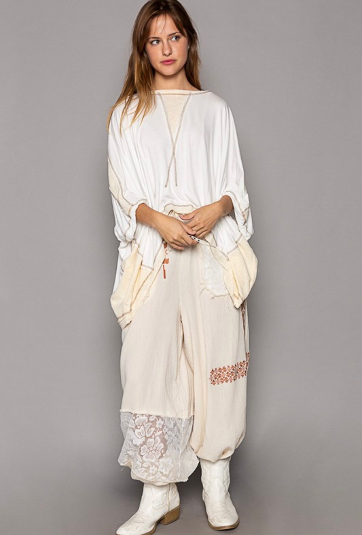 Pol-Oversized round neck contrast color knit top