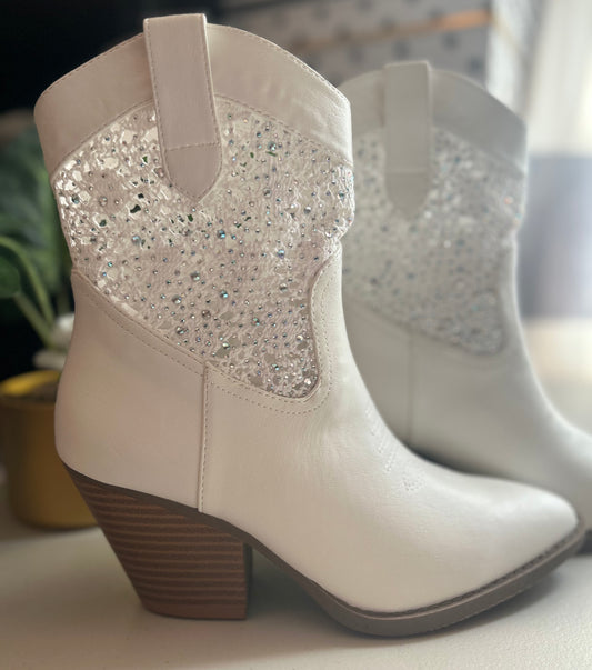 Country Vibes Chunky High Heel Western Boots