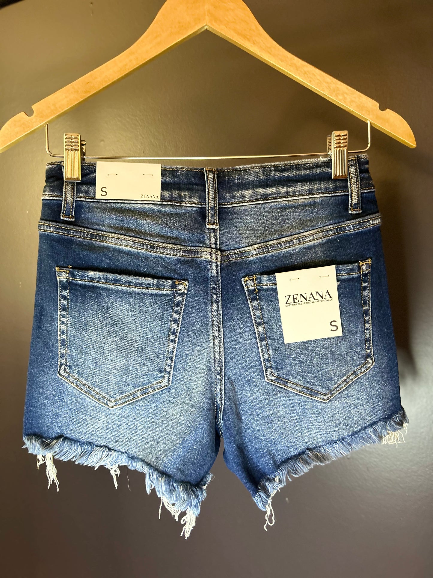 Zenana-Raw Frayed Hem Ripped Denim Shorts.        (More Colors)