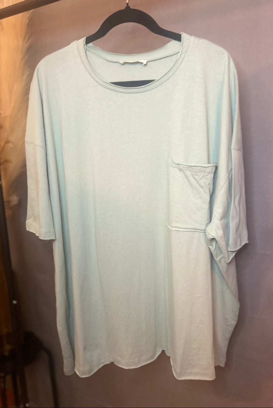 Plus Size- Zenana Oversized Raw Edge Boyfriend Tee
W/Front Pocket(More Colors)