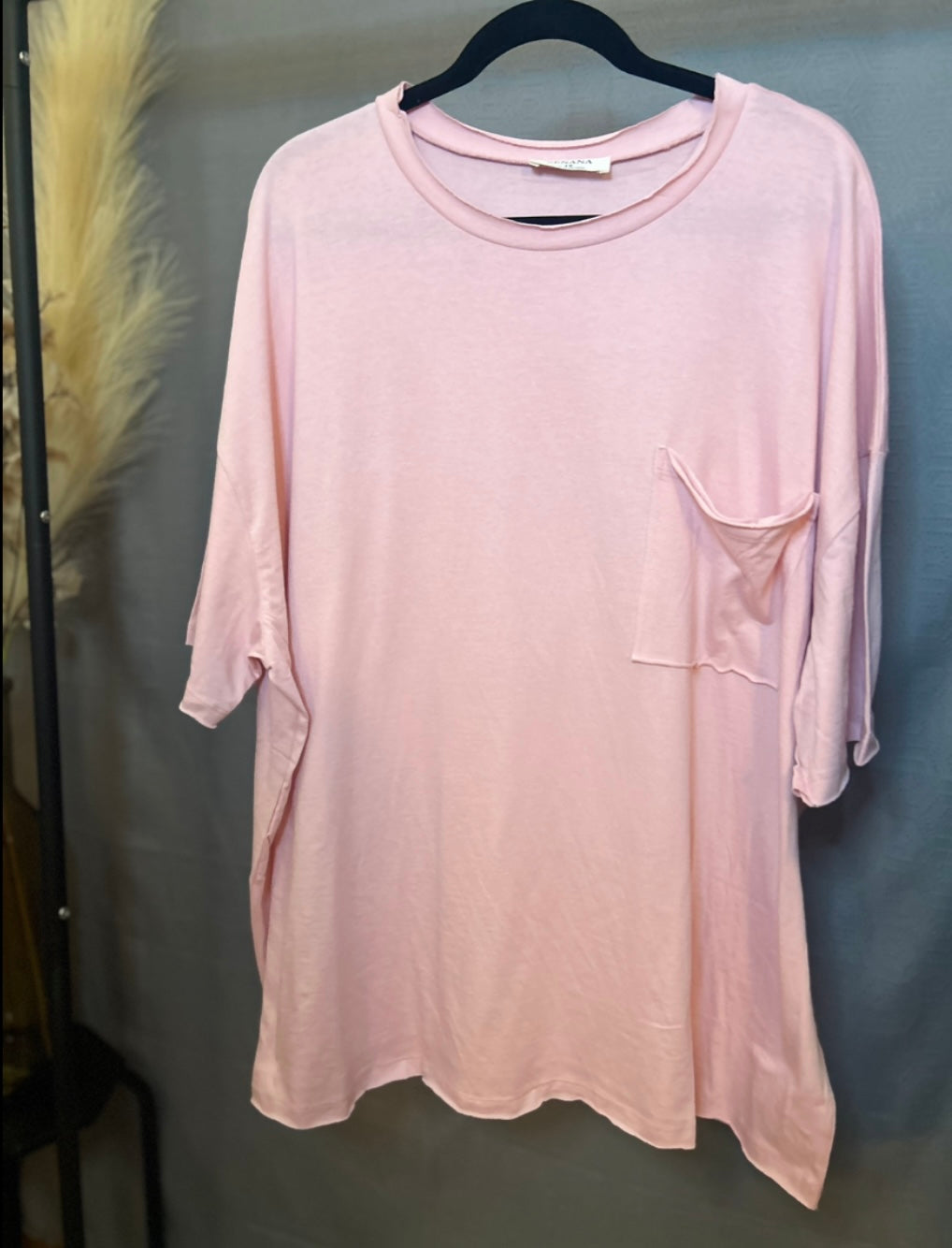 Plus Size- Zenana Oversized Raw Edge Boyfriend Tee
W/Front Pocket(More Colors)
